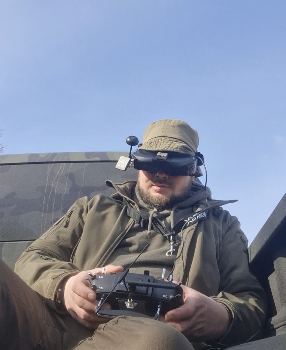 Alex Sasin відпочиває