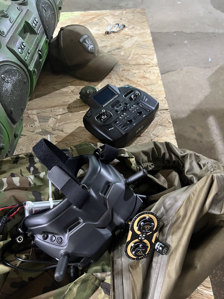 Пілот на велосипеді з FPV
