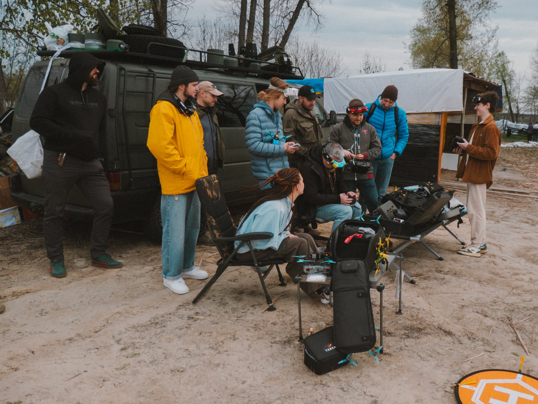 Підготовка обладнання у фургоні
